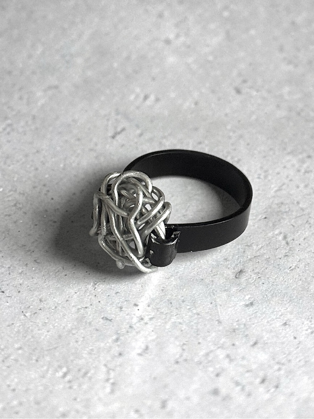 5 For $25💫Alternative Black Band Aluminum Ring/Tangled Silver Wire Center